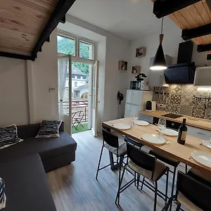 Appartement Mezzanine 6 Personnes Avec Balcon Vue Sur La Montagne, Cauterets